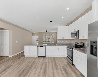 12737 Bramfield Drive - Photo Thumbnail 7