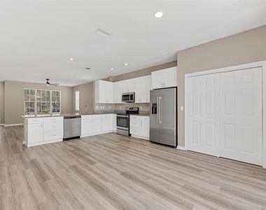 12737 Bramfield Drive - Photo Thumbnail 9