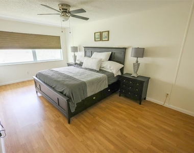 1235 S Highland Avenue - Photo Thumbnail 10