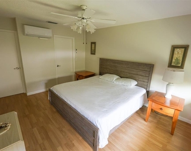 1235 S Highland Avenue - Photo Thumbnail 7