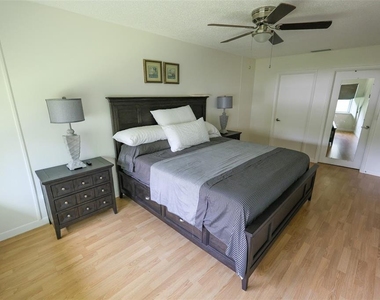 1235 S Highland Avenue - Photo Thumbnail 11