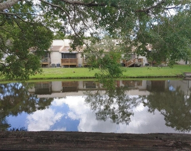 6236 93rd Terrace N - Photo Thumbnail 1