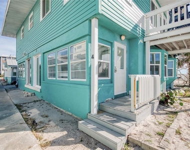 19506 Gulf Boulevard - Photo Thumbnail 15
