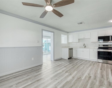 19506 Gulf Boulevard - Photo Thumbnail 46