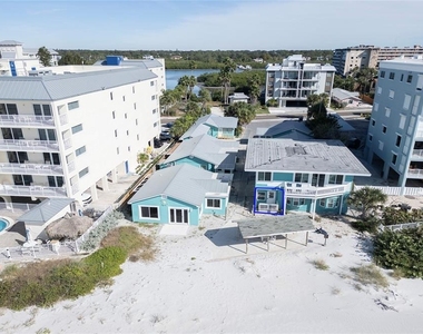 19506 Gulf Boulevard - Photo Thumbnail 11
