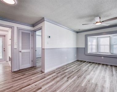 19506 Gulf Boulevard - Photo Thumbnail 3