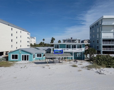 19506 Gulf Boulevard - Photo Thumbnail 14