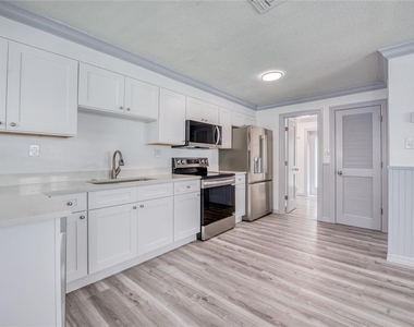 19506 Gulf Boulevard - Photo Thumbnail 2