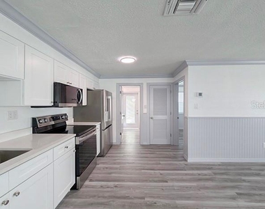 19506 Gulf Boulevard - Photo Thumbnail 34