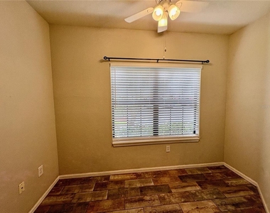 2171 Portofino Place - Photo Thumbnail 14