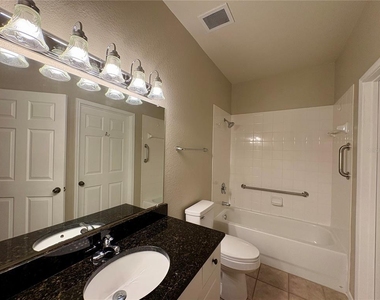 2171 Portofino Place - Photo Thumbnail 10