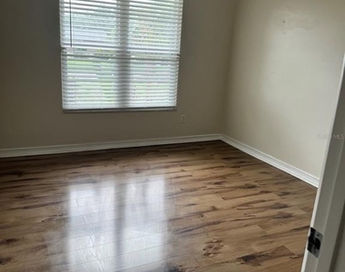 3306 Lake Saxon Drive - Photo Thumbnail 3