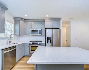 1205 W Hollywood Street - Photo Thumbnail 9