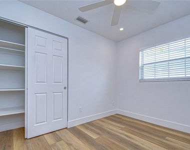 1205 W Hollywood Street - Photo Thumbnail 19