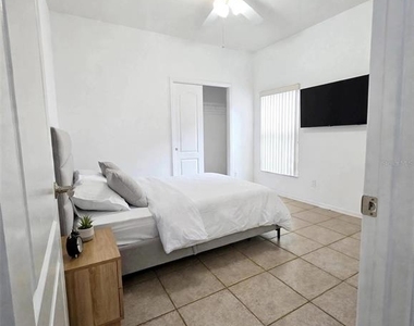 20008 Nob Oak Avenue - Photo Thumbnail 9