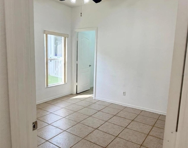 20008 Nob Oak Avenue - Photo Thumbnail 14