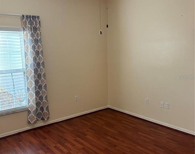 284 Lake Cassidy Drive - Photo Thumbnail 7