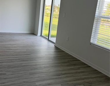 1727 Grandiose Drive - Photo Thumbnail 3