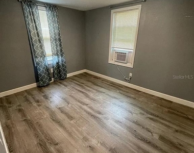 1020 W Portage Street - Photo Thumbnail 4