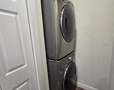 1019 Oak Bluff Drive - Photo Thumbnail 15