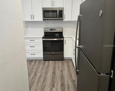 1019 Oak Bluff Drive - Photo Thumbnail 8