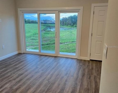 1019 Oak Bluff Drive - Photo Thumbnail 3