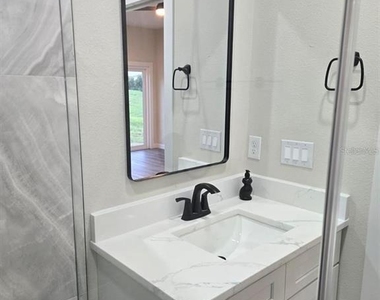 1019 Oak Bluff Drive - Photo Thumbnail 12