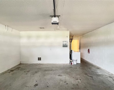 1547 Oak Hill Trail - Photo Thumbnail 9