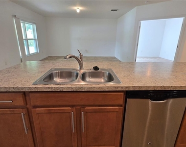 2476 Addison Creek Drive - Photo Thumbnail 6