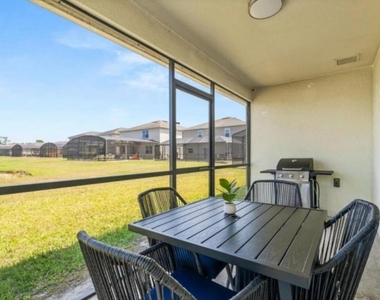 4717 Blue Diamond Street - Photo Thumbnail 21