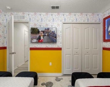 4717 Blue Diamond Street - Photo Thumbnail 15
