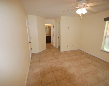 217 Robin Road - Photo Thumbnail 11