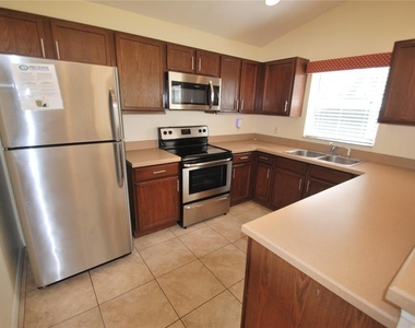 217 Robin Road - Photo Thumbnail 23