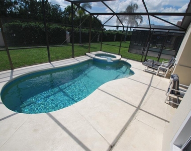 217 Robin Road - Photo Thumbnail 2