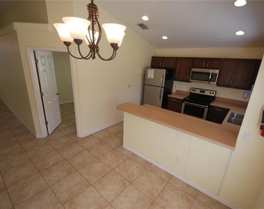 217 Robin Road - Photo Thumbnail 22