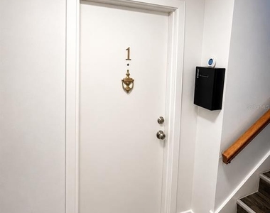 1727-1727 Ne 2nd Street - Photo Thumbnail 2