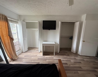 305 Wymore Road - Photo Thumbnail 9