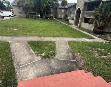 305 Wymore Road - Photo Thumbnail 22