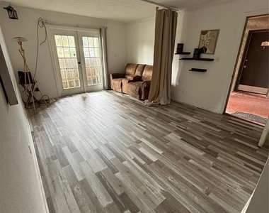 305 Wymore Road - Photo Thumbnail 3