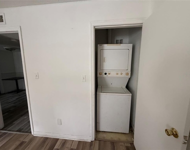 305 Wymore Road - Photo Thumbnail 11