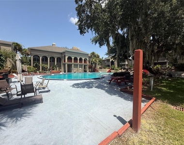 305 Wymore Road - Photo Thumbnail 18