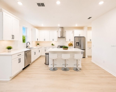 2321 Endeavor Way - Photo Thumbnail 7