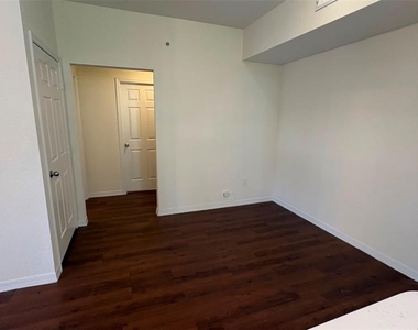 6348 Raleigh Street - Photo Thumbnail 7
