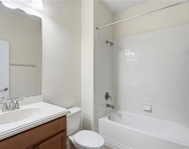 3053 Youngford Street - Photo Thumbnail 4