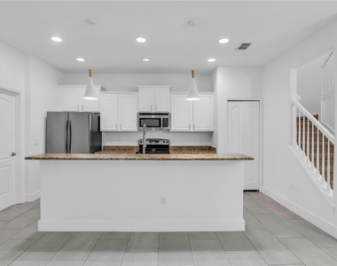 15381 Avenue Of The Arbors - Photo Thumbnail 3