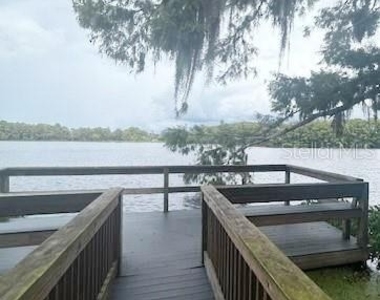 1004 Northlake Drive - Photo Thumbnail 17