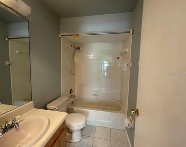 1004 Northlake Drive - Photo Thumbnail 9
