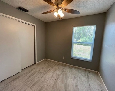 1004 Northlake Drive - Photo Thumbnail 5