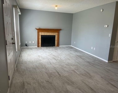 1004 Northlake Drive - Photo Thumbnail 2