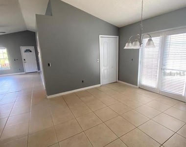 9655 Hollyhill Drive - Photo Thumbnail 10